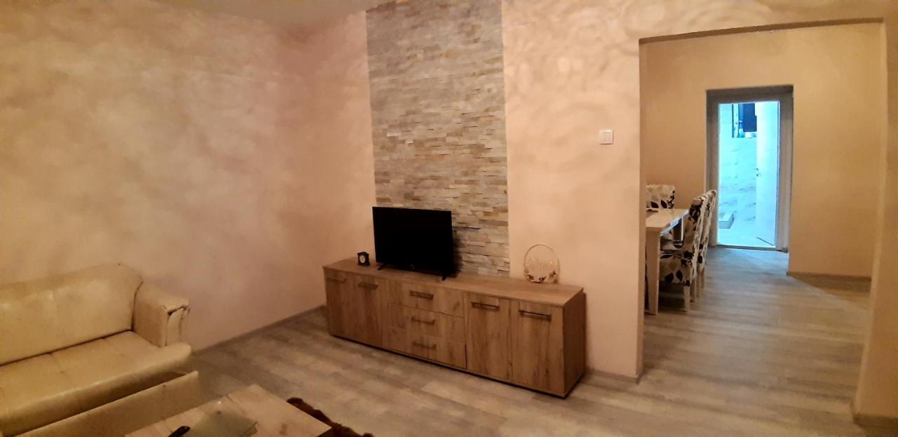 Lux Apartman Čačak Dış mekan fotoğraf