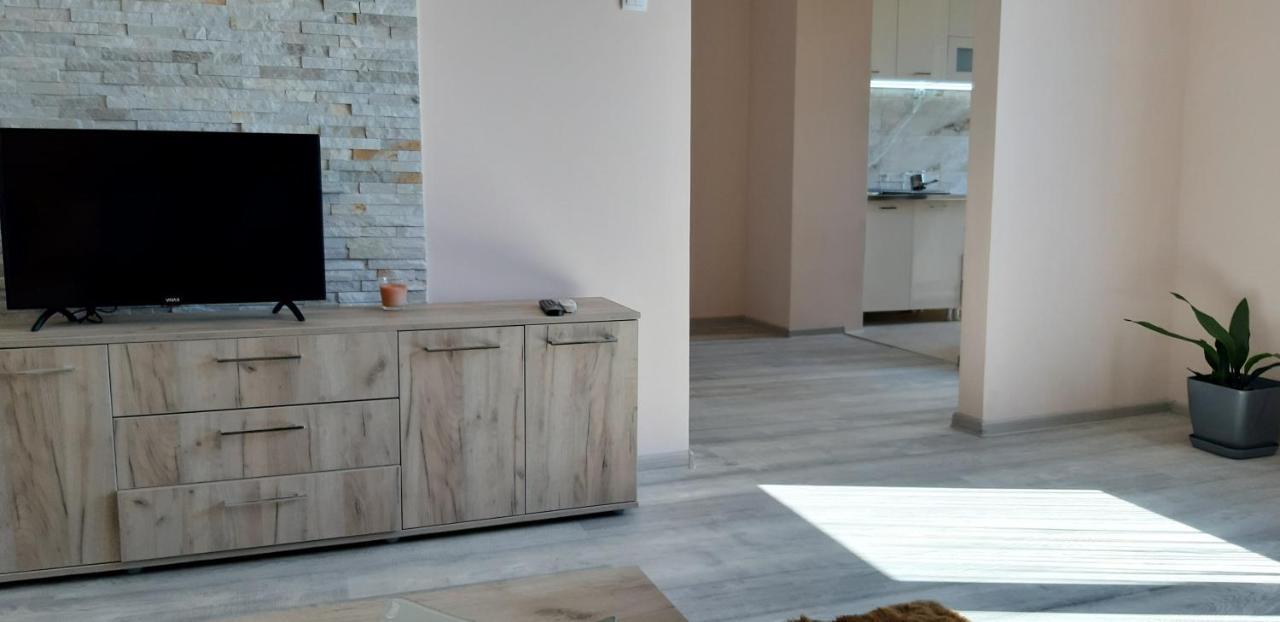 Lux Apartman Čačak Dış mekan fotoğraf